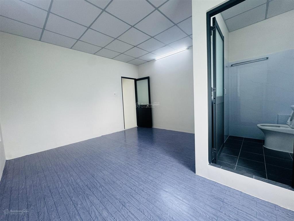 Cho thuê nguyên căn nhà mới. rất rộng, có sân bỏ xe hơi, hơn 120m² sàn. tại vườn lài. apđ.q12