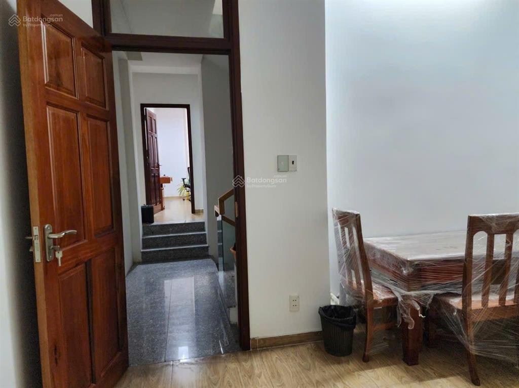 Cho thuê nhà riêng 150m2, 4pn, 3wc tại hoàng bật đạt, tân bình, hcm, chỉ với 18 triệu vnd/ tháng