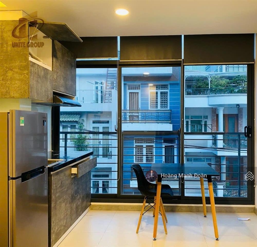 Cho thuê căn hộ 40m2 cửa sổ thoáng ngay phan xích long, phú nhuận. an ninh tuyệt đối