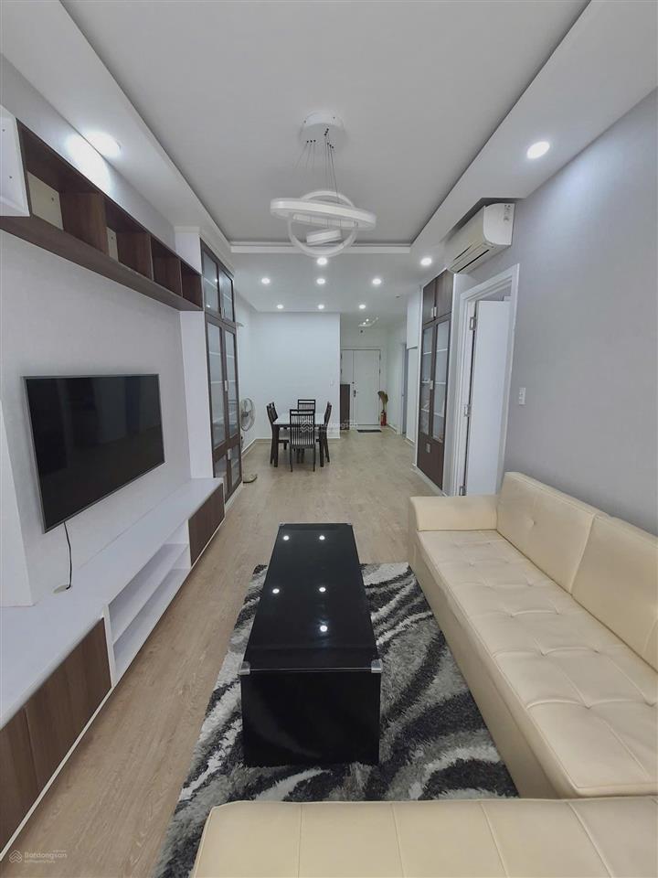 Cho thuê 2 phòng ngủ 80m2 ban công thoáng ngay vincom nguyễn xí, bình thạnh. mới 100%