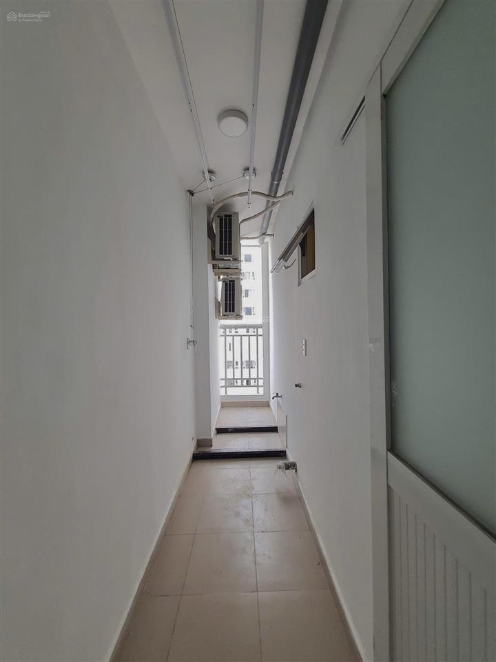 Cho thuê 2 phòng ngủ 80m2 ban công thoáng ngay vincom nguyễn xí, bình thạnh. mới 100%