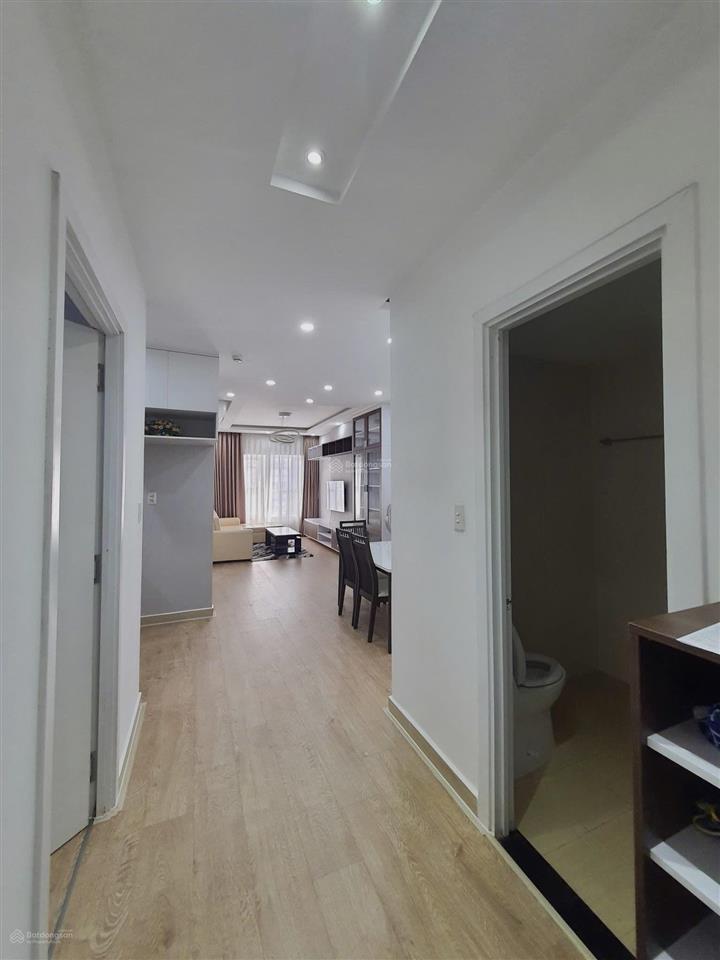Cho thuê 2 phòng ngủ 80m2 ban công thoáng ngay vincom nguyễn xí, bình thạnh. mới 100%