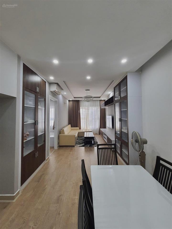 Cho thuê 2 phòng ngủ 80m2 ban công thoáng ngay vincom nguyễn xí, bình thạnh. mới 100%