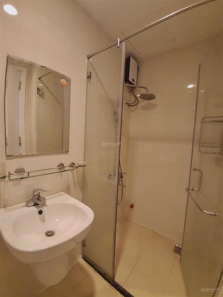 Cho thuê 2 phòng ngủ 80m2 ban công thoáng ngay vincom nguyễn xí, bình thạnh. mới 100%