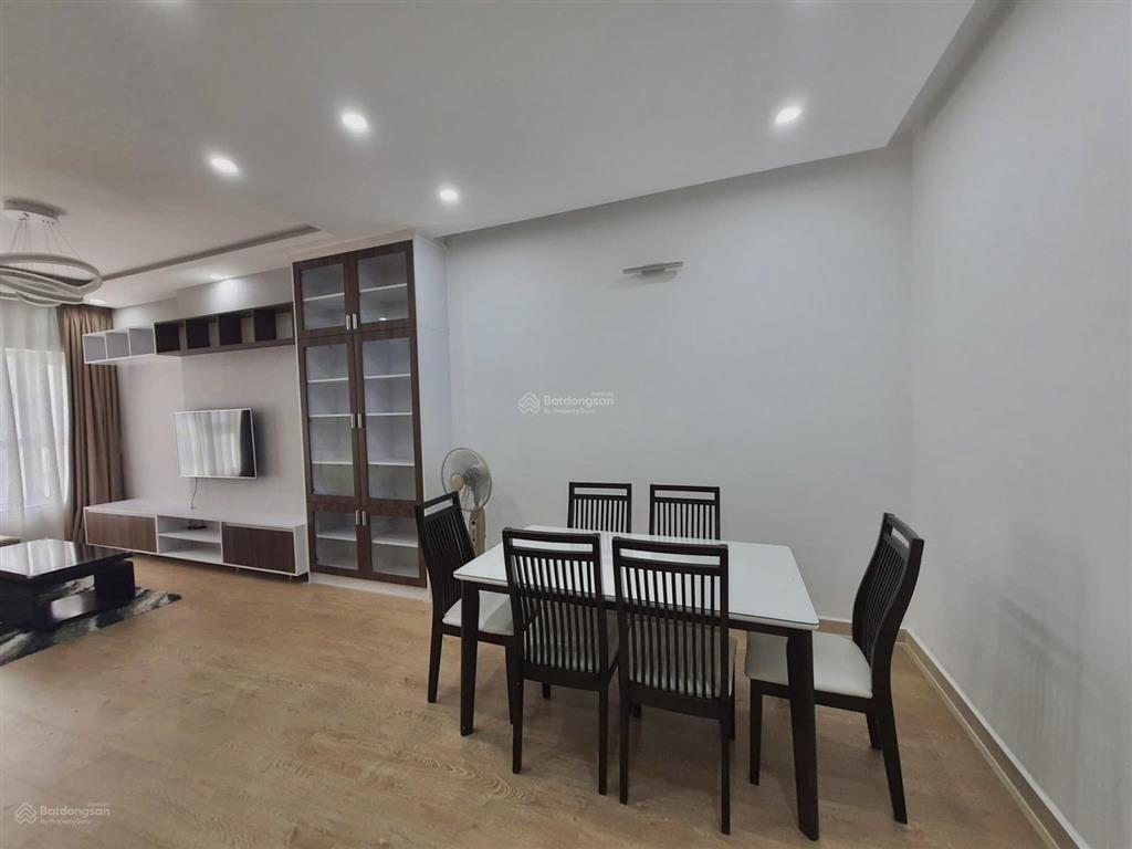 Cho thuê 2 phòng ngủ 80m2 ban công thoáng ngay vincom nguyễn xí, bình thạnh. mới 100%