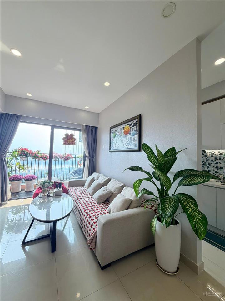 Bán căn hộ 3pn sẵn sổ  105m2 đủ nội thất cao cấp the sun avenue