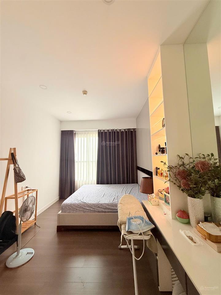 Thiện chí bán căn 2pn full nội thất đẹp  view landmark 81  the sun avenue
