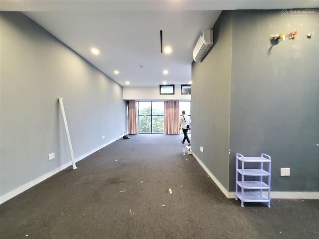 Văn phòng officetel diện tích lớn có ban công cho thuê the sun avenue