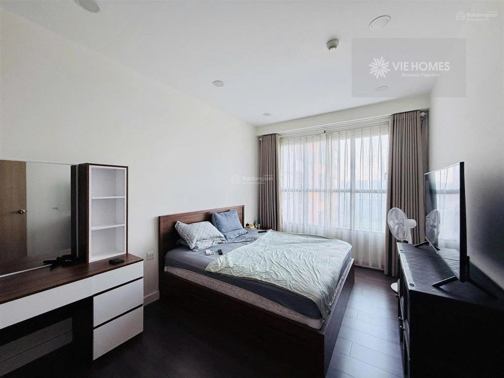 Bán nhanh căn 2pn view landamrk 81  the sun avenue giá chỉ 6,6 tỷ