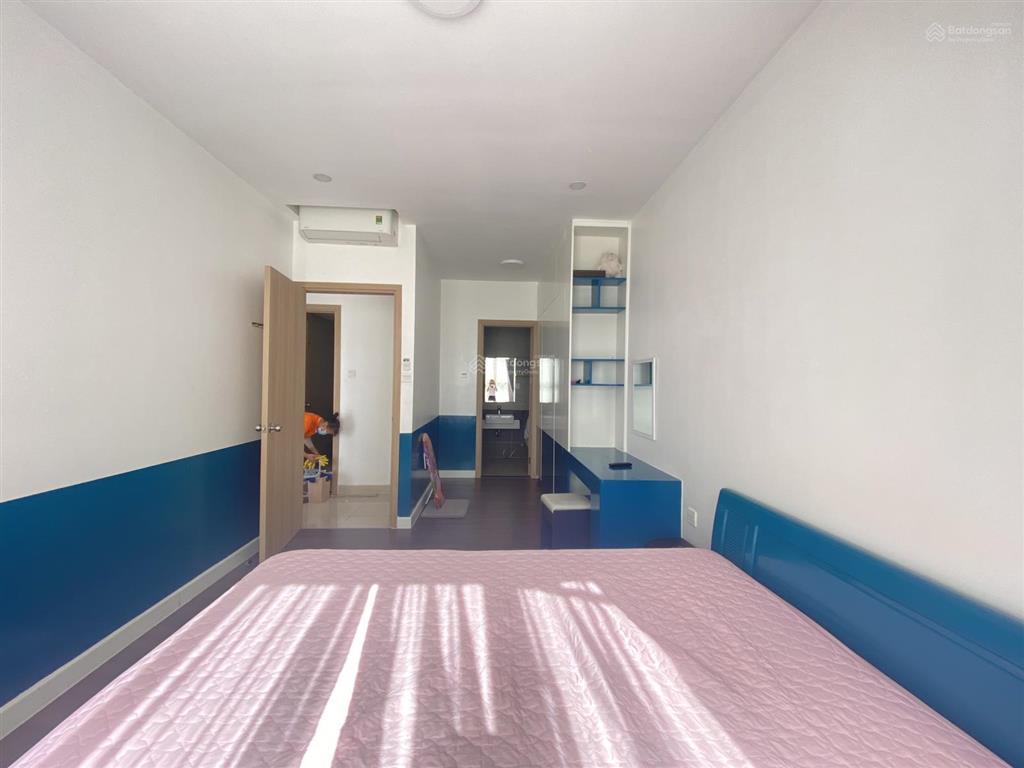 Thiện chí bán căn 2pn có nội thất the sun avenue giá 7,3 tỷ, có sổ