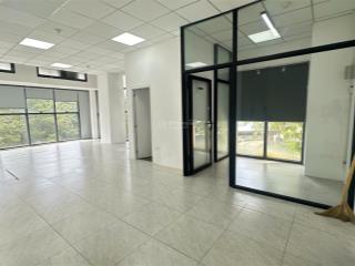 Trống sẵn văn phòng 49m2 cho thuê 15tr/tháng  the sun avenue
