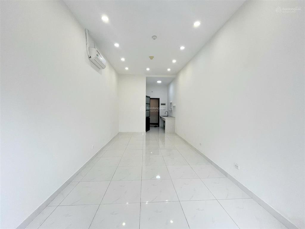 Văn phòng có ban công cần cho thuê the sun avenue giá chỉ 12tr/tháng