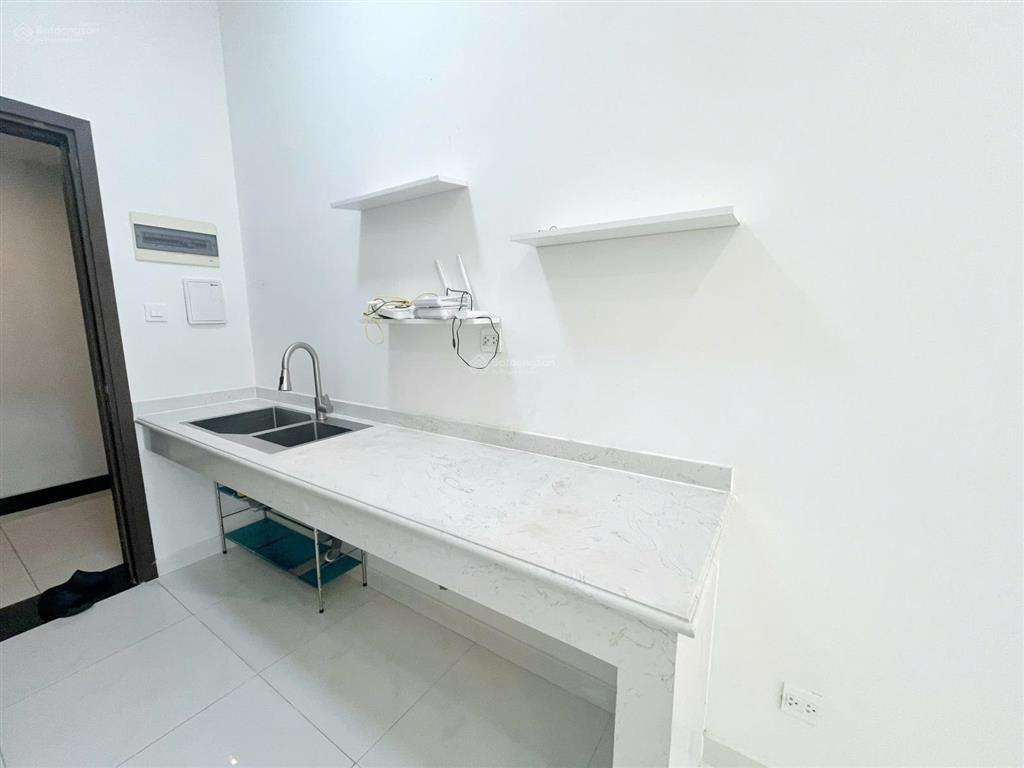 Văn phòng có ban công cần cho thuê the sun avenue giá chỉ 12tr/tháng
