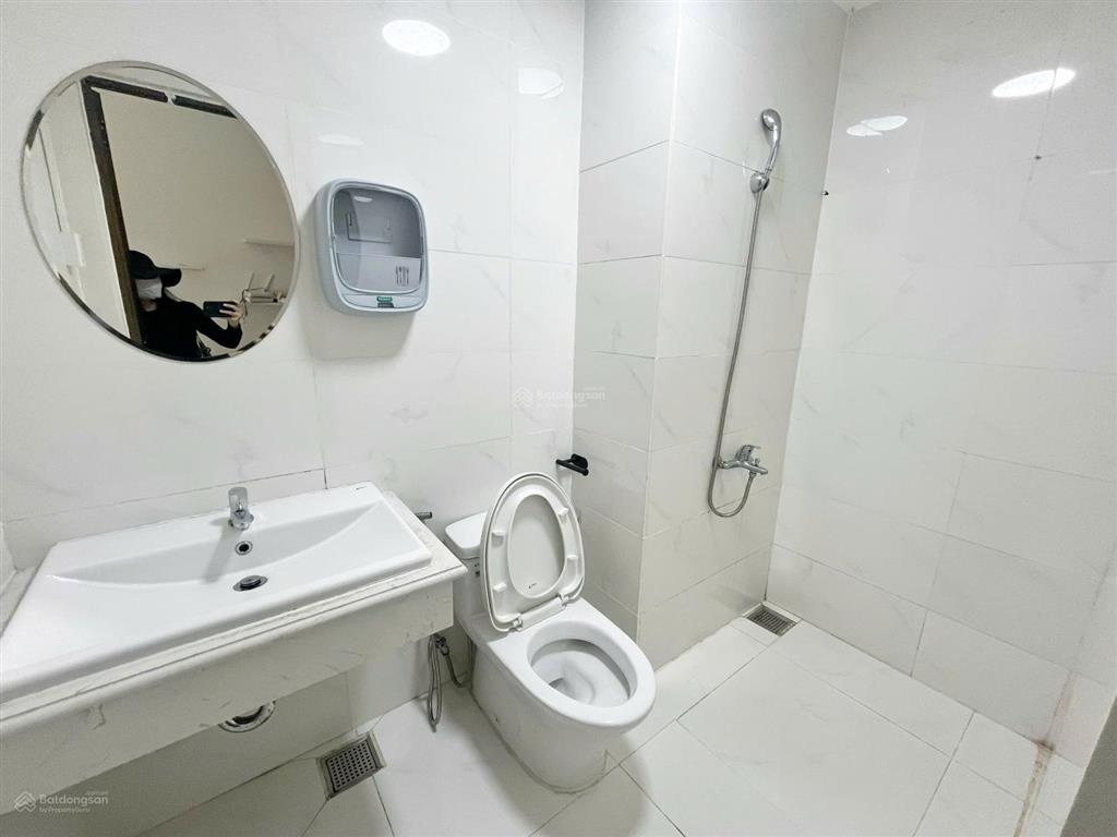 Văn phòng có ban công cần cho thuê the sun avenue giá chỉ 12tr/tháng