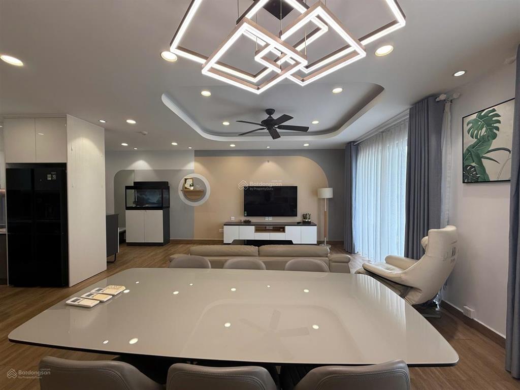 Căn góc 2pn nội thất cao cấp 96m2 cho thuê the sun avenue