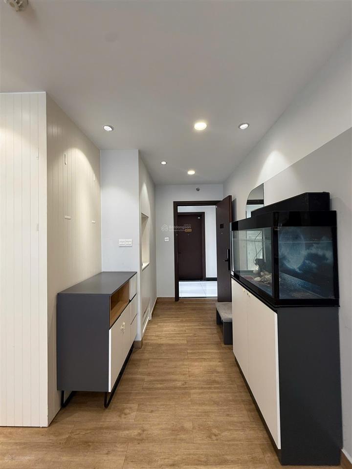 Căn góc 2pn nội thất cao cấp 96m2 cho thuê the sun avenue