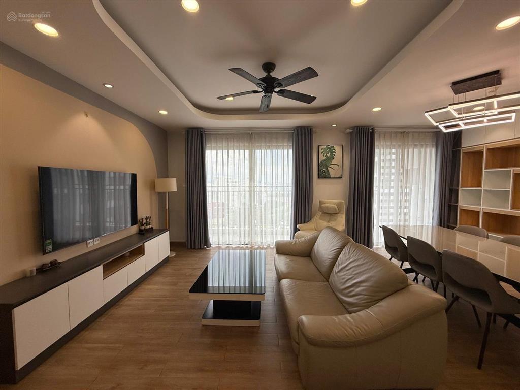 Căn góc 2pn nội thất cao cấp 96m2 cho thuê the sun avenue
