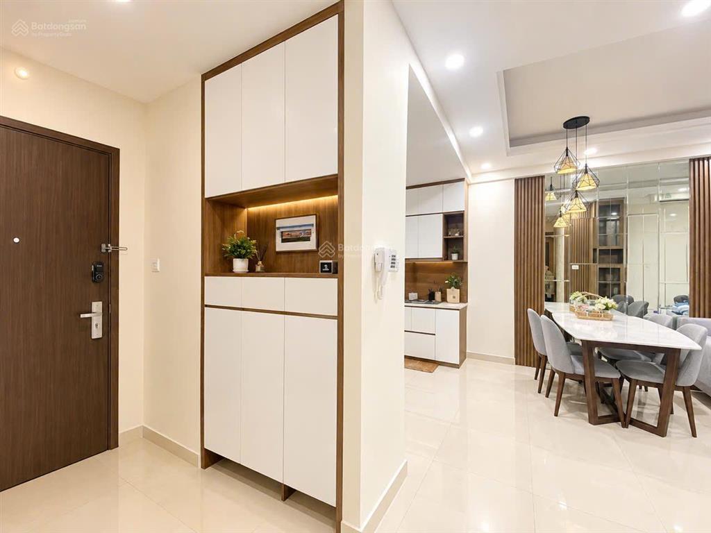 Bán nhanh căn 2pn có nội thất 6,9 tỷ  the sun avenue