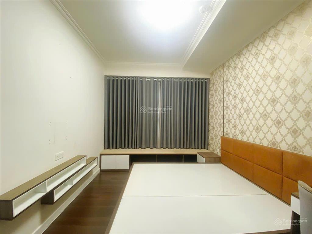 Bán nhanh căn 2pn có nội thất 6,9 tỷ  the sun avenue