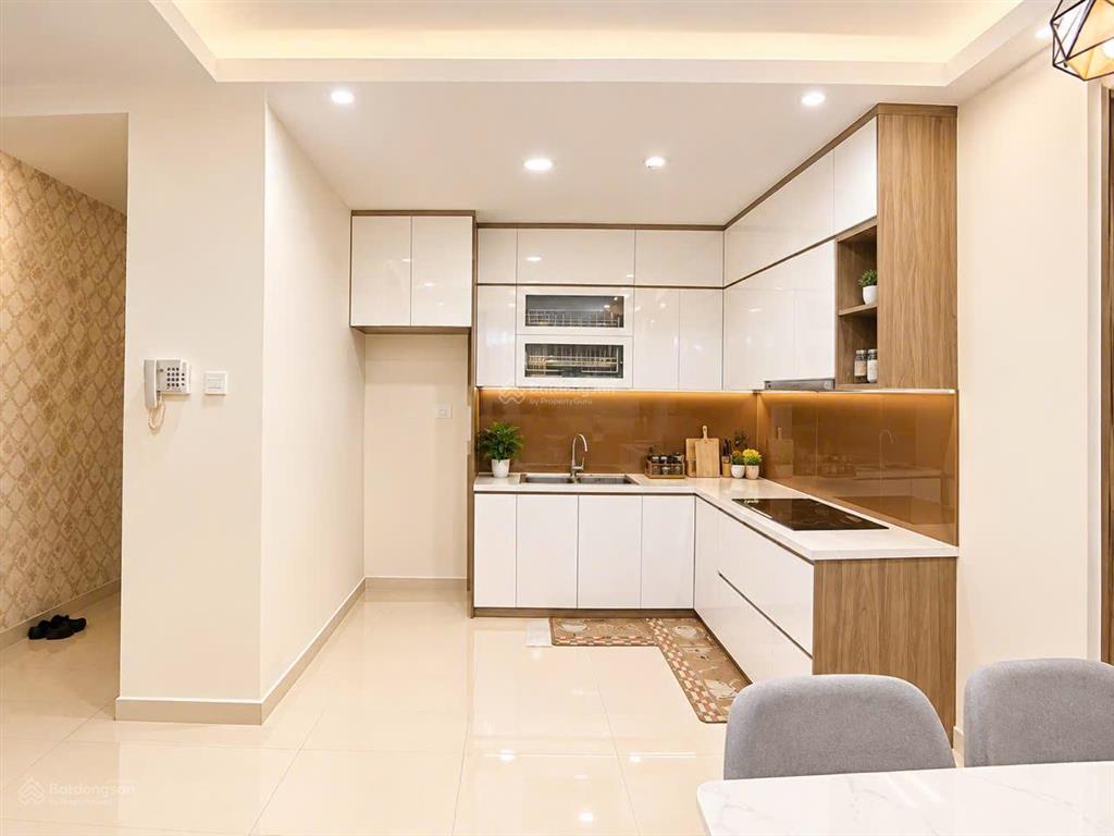 Bán nhanh căn 2pn có nội thất 6,9 tỷ  the sun avenue