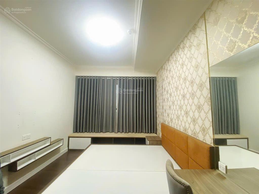 Bán nhanh căn 2pn có nội thất 6,9 tỷ  the sun avenue