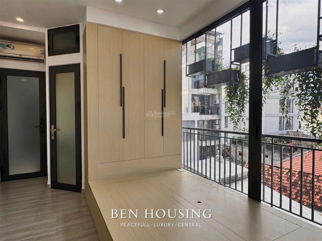 Penthouse cực chill, yên tĩnh, full nội thất cao cấp, thang máy, hầm xe, bảo vệ