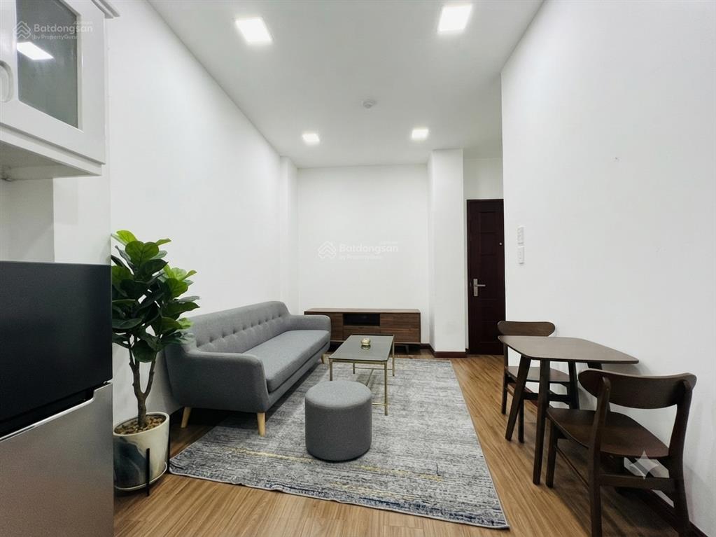 Căn hộ 1pn 50m2 full nội thất, bếp to, có thang máy, phù hợp ở gia đình, nhóm bạn