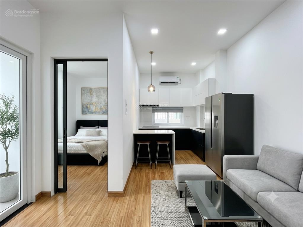 Căn hộ 1pn 50m2 full nội thất, bếp to, có thang máy, phù hợp ở gia đình, nhóm bạn