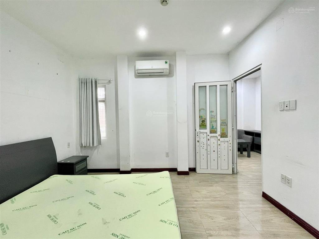 Căn hộ 1pn 50m2 full nội thất, bếp to, có thang máy, phù hợp ở gia đình, nhóm bạn