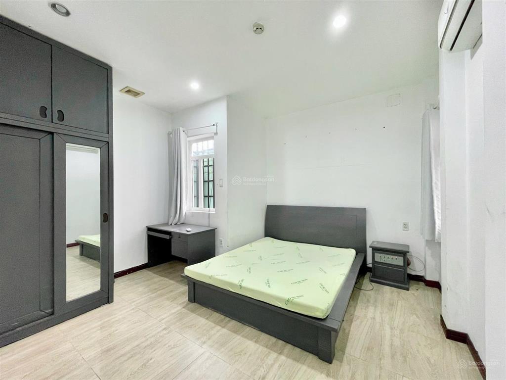Căn hộ 1pn 50m2 full nội thất, bếp to, có thang máy, phù hợp ở gia đình, nhóm bạn