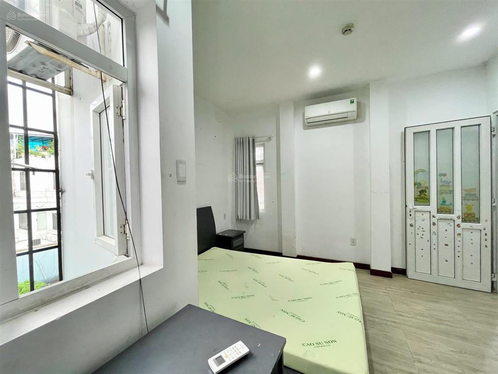 Căn hộ 1pn 50m2 full nội thất, bếp to, có thang máy, phù hợp ở gia đình, nhóm bạn