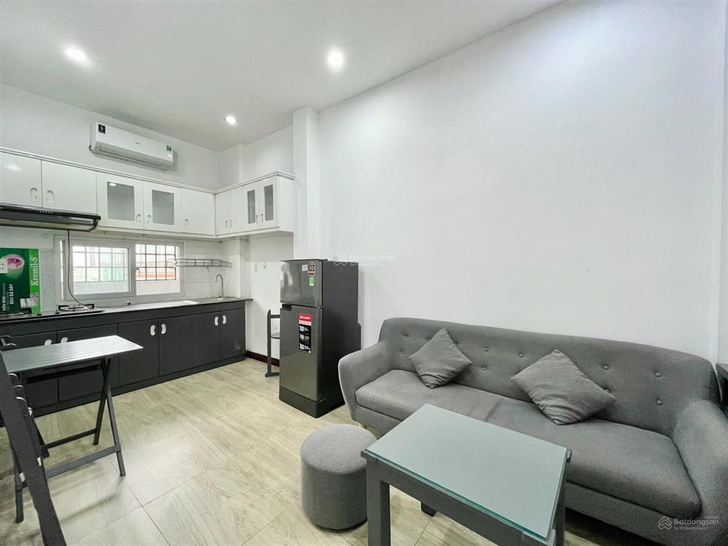 Căn hộ 1pn 50m2 full nội thất, bếp to, có thang máy, phù hợp ở gia đình, nhóm bạn