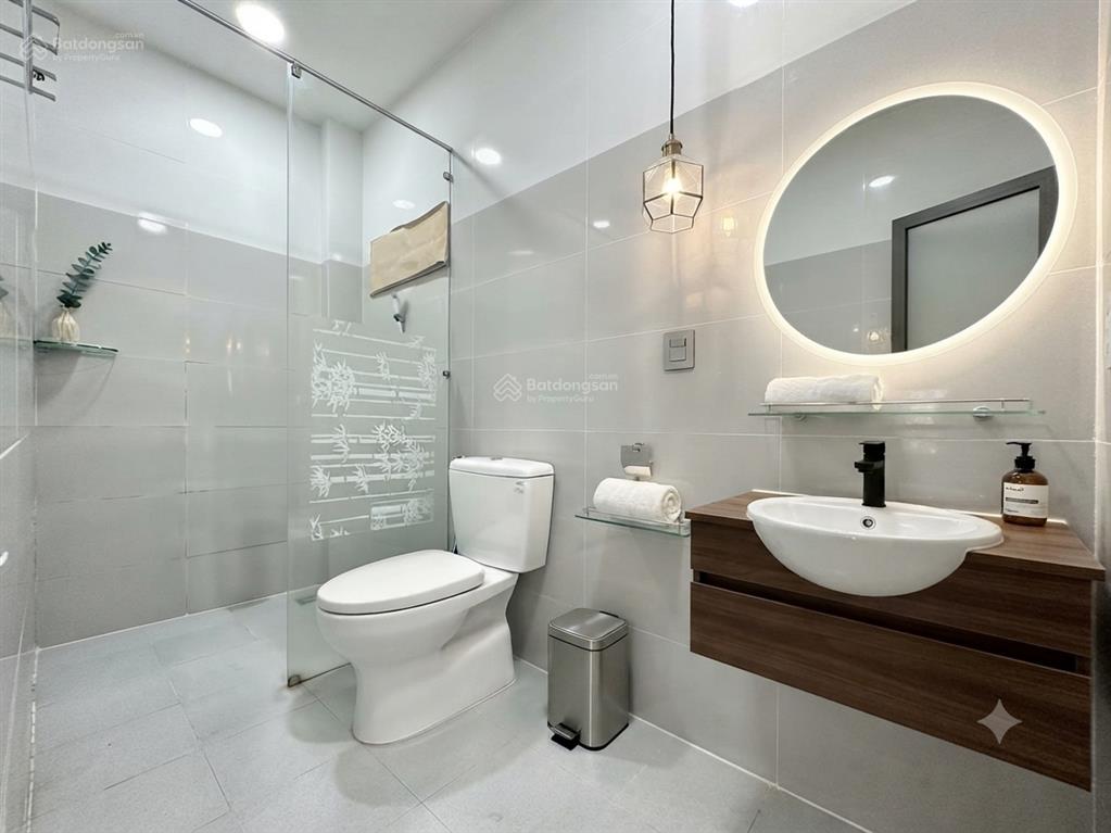 Căn hộ 1pn ban công 40m2 có hầm xe, thang máy, bảo vệ 24/24 được nuôi pet, có nhận khách nước ngoài