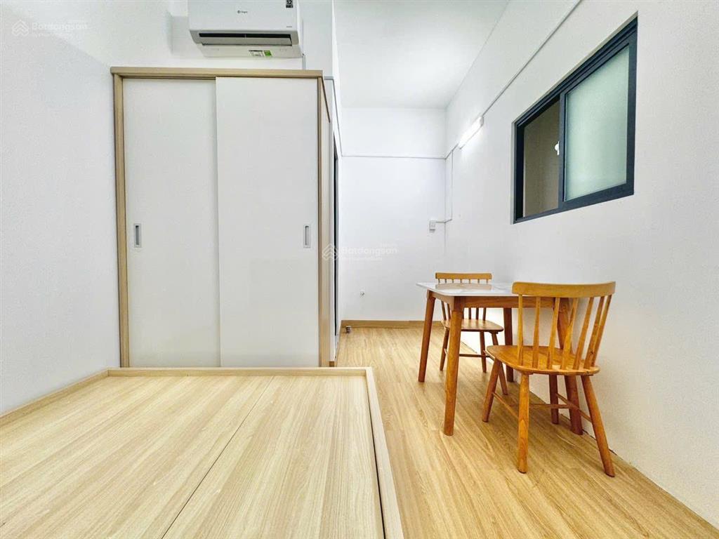 Căn hộ 2pn2wc ban công 60m2 full nội thất gần chợ bà chiểu, phan xích long, thuận tiện di chuyển q1