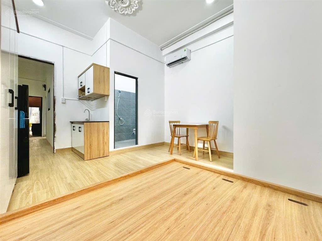 Căn hộ 2pn2wc ban công 60m2 full nội thất gần chợ bà chiểu, phan xích long, thuận tiện di chuyển q1