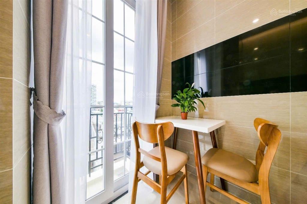 Căn hộ studio ban công khu ăn uống phan xích long, hầm xe, thang máy, bảo vệ, dọn dẹp hàng tuần