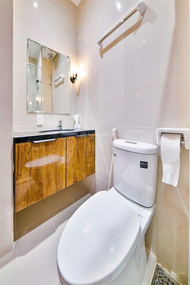 Căn hộ studio ban công khu ăn uống phan xích long, hầm xe, thang máy, bảo vệ, dọn dẹp hàng tuần