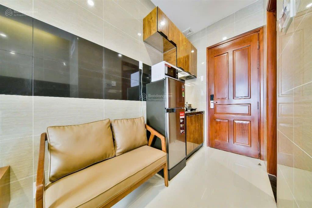 Căn hộ studio ban công khu ăn uống phan xích long, hầm xe, thang máy, bảo vệ, dọn dẹp hàng tuần
