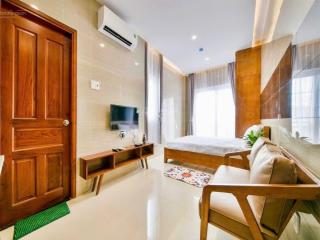 Căn hộ studio ban công khu ăn uống phan xích long, hầm xe, thang máy, bảo vệ, dọn dẹp hàng tuần