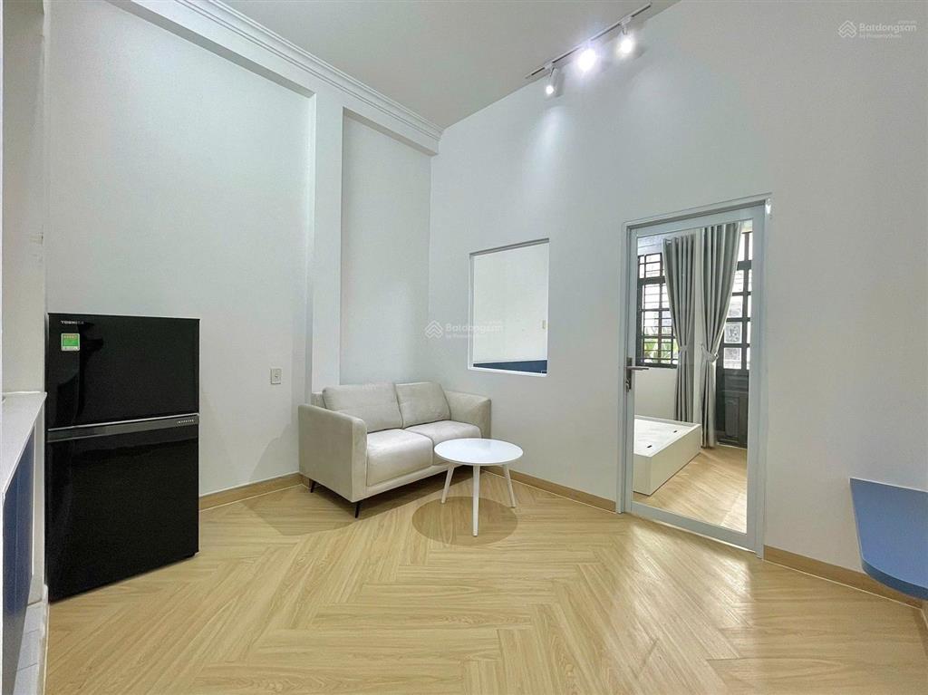 Căn hộ cao cấp 1pn bancol sân vườn, gần cầu sài gòn