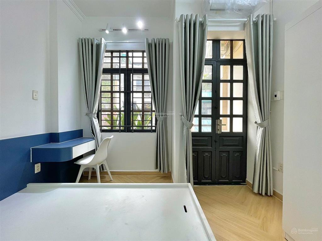 Căn hộ cao cấp 1pn bancol sân vườn, gần cầu sài gòn