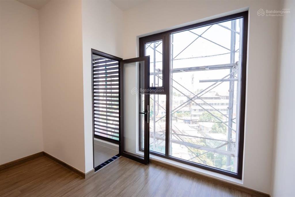 Thanh toán 350tr nhận nhà ngay, bàn giao full sàn gỗ, thiết bị điện tử