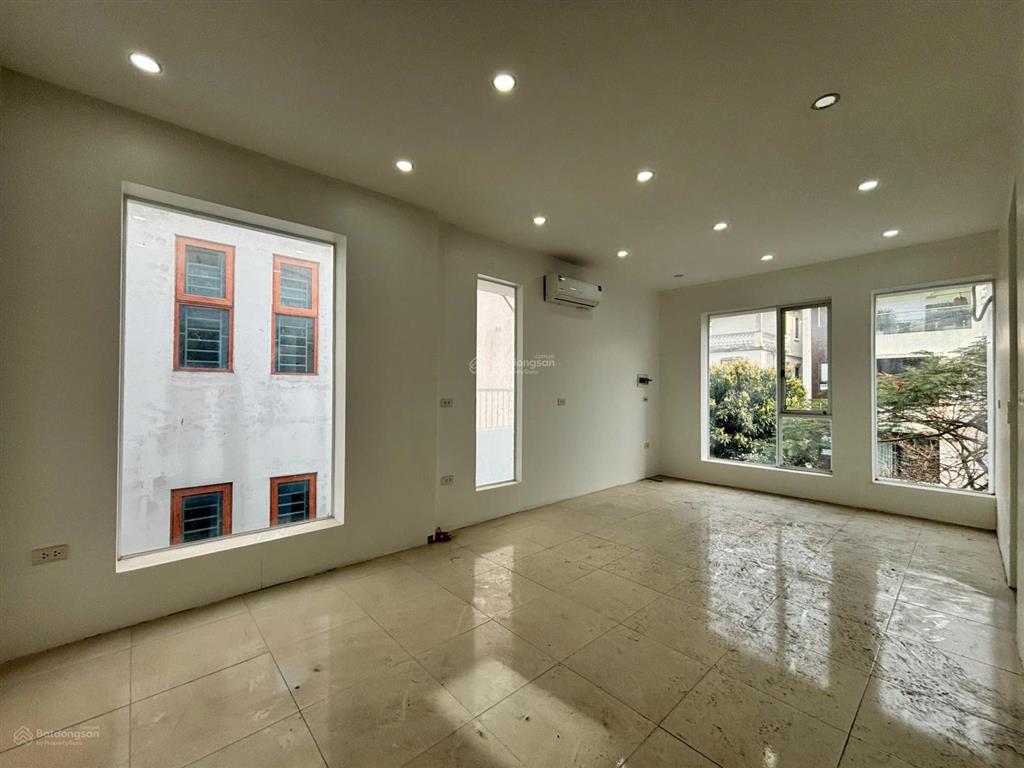 Cho thuê nhà kđt phùng khoang 150m 4 tầng thông sàn 45tr 0903 409 ***