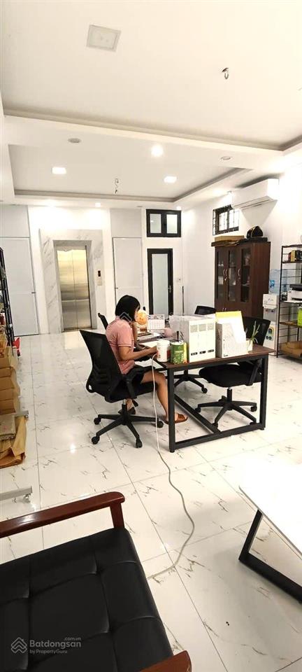 Cho thuê nhà gần aeon hà đông 50m x 7 tầng thông sàn thang máy 26tr 0903 409 ***