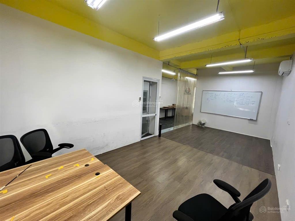 Cho thuê nhà kđt phùng khoang 110m2 x 3 tầng thông sàn 26tr 0903 409 ***