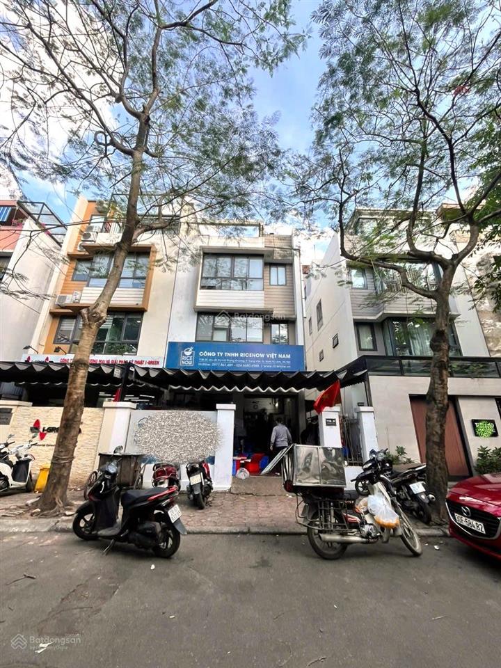 Cho thuê nhà kđt phùng khoang 110m2 x 3 tầng thông sàn 26tr 0903 409 ***