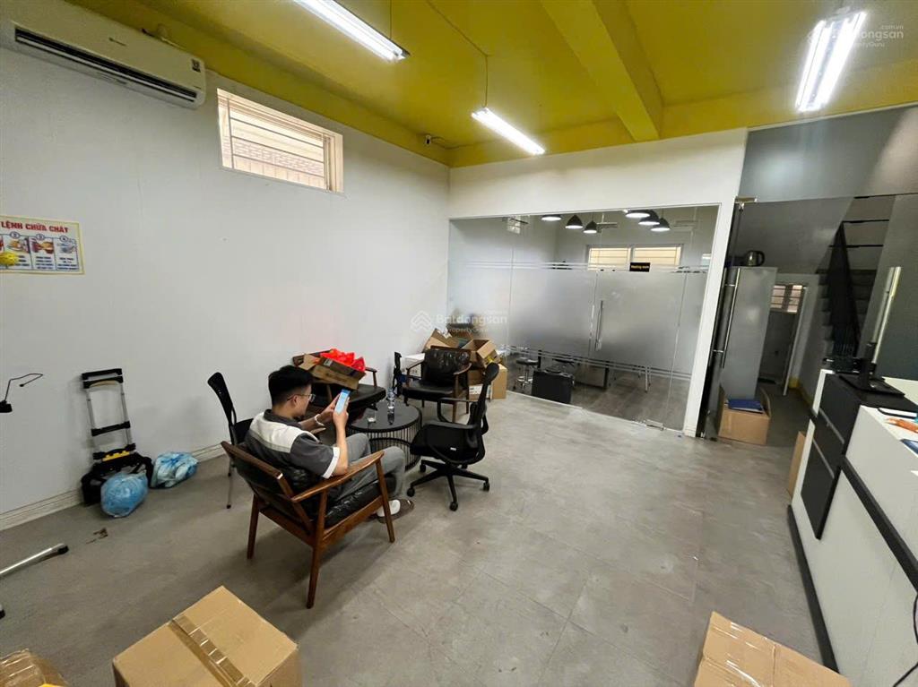 Cho thuê nhà kđt phùng khoang 110m2 x 3 tầng thông sàn 26tr 0903 409 ***