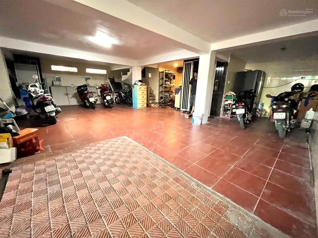 Cho thuê nhà kđt vạn phúc 140m2 x 2 tầng 1 hầm thông sàn 22tr, 0903 409 ***
