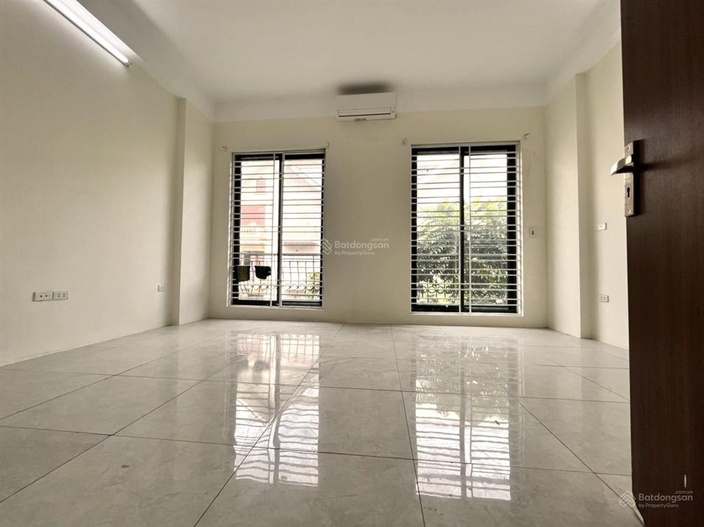 Cho thuê nhà ngõ 67 phùng khoang thông sàn 75m2 x 5 tầng, 25triệu/tháng, 0903 409 ***