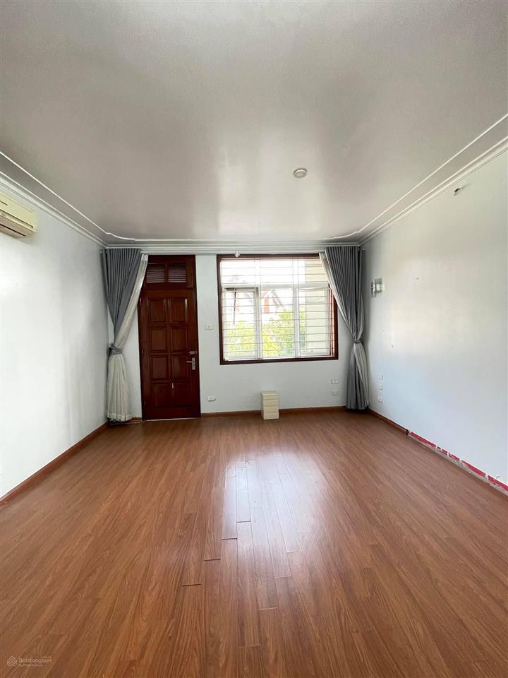 Cho thuê nhà làng việt kiều châu âu 80m x 4 tầng 32tr 0903 409 ***